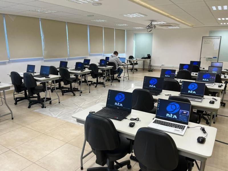 Quantas Pessoas por m² em uma Sala Comercial e Por Que Vale Mais a Pena Estar na Macro Office