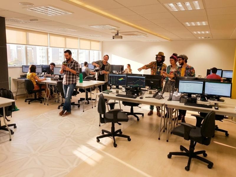 ESCRITÓRIOS COMPARTILHADOS: ESPAÇOS AMPLOS QUE INSPIRAM SAÚDE ECRESCIMENTO